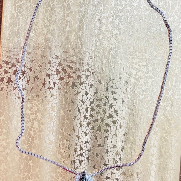 Gorgeous and elegant cubic zirconia 2 tone oave pendant with box link chain - Picture 8 of 8